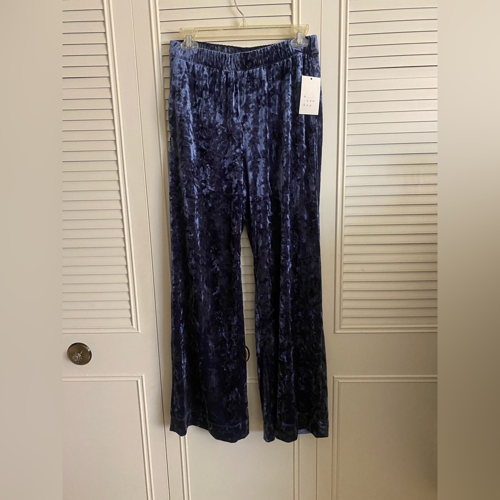 A new day navy blue crushed velvet wide leg pants NWT
